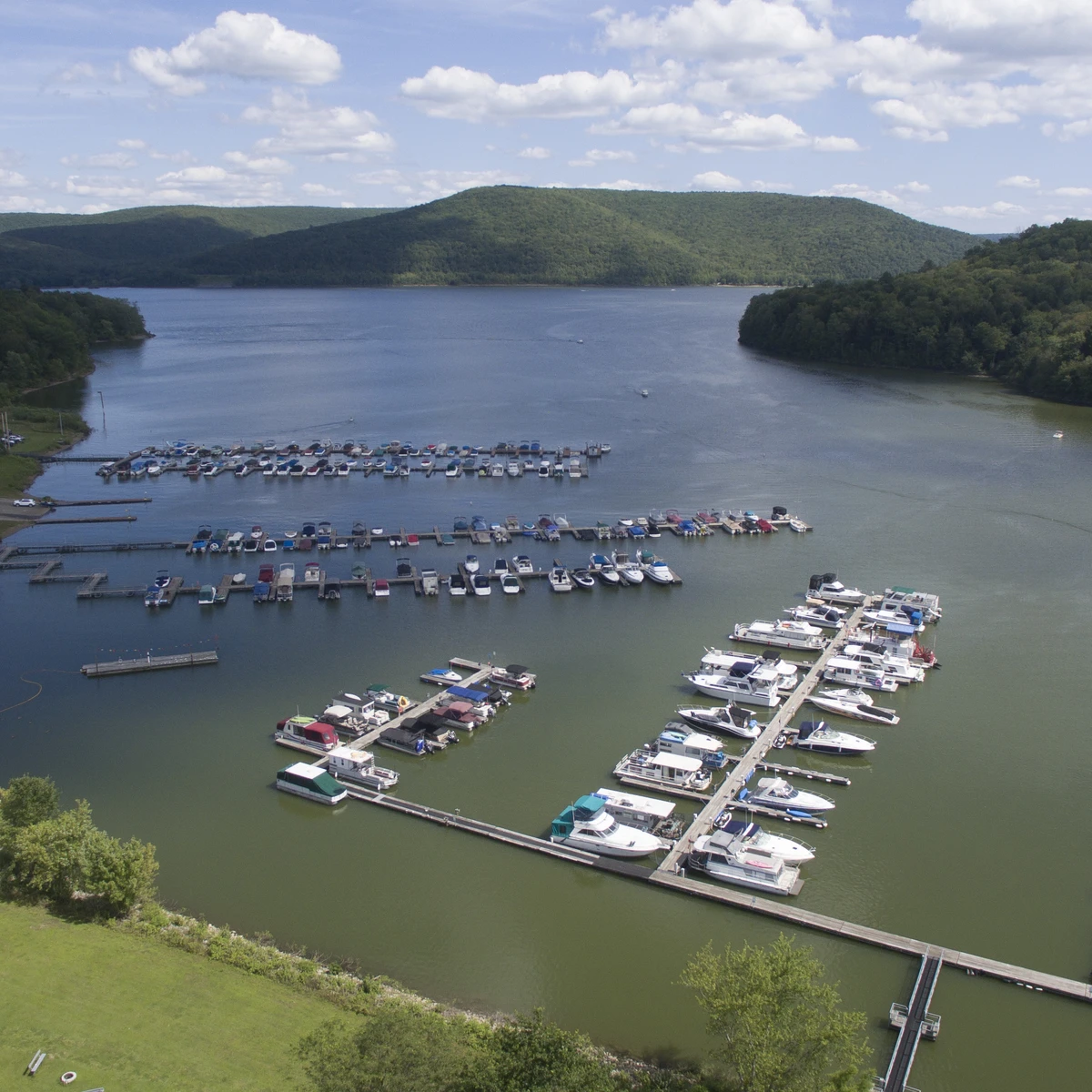 Aerial view of Onoville Marina Park looking from West to East
