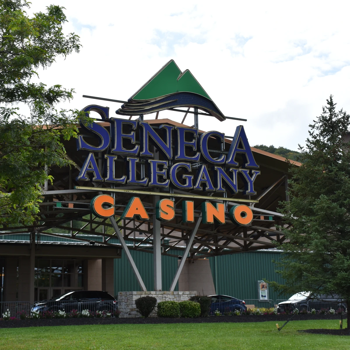 Seneca Allegany Resort and Casino Front Entrance