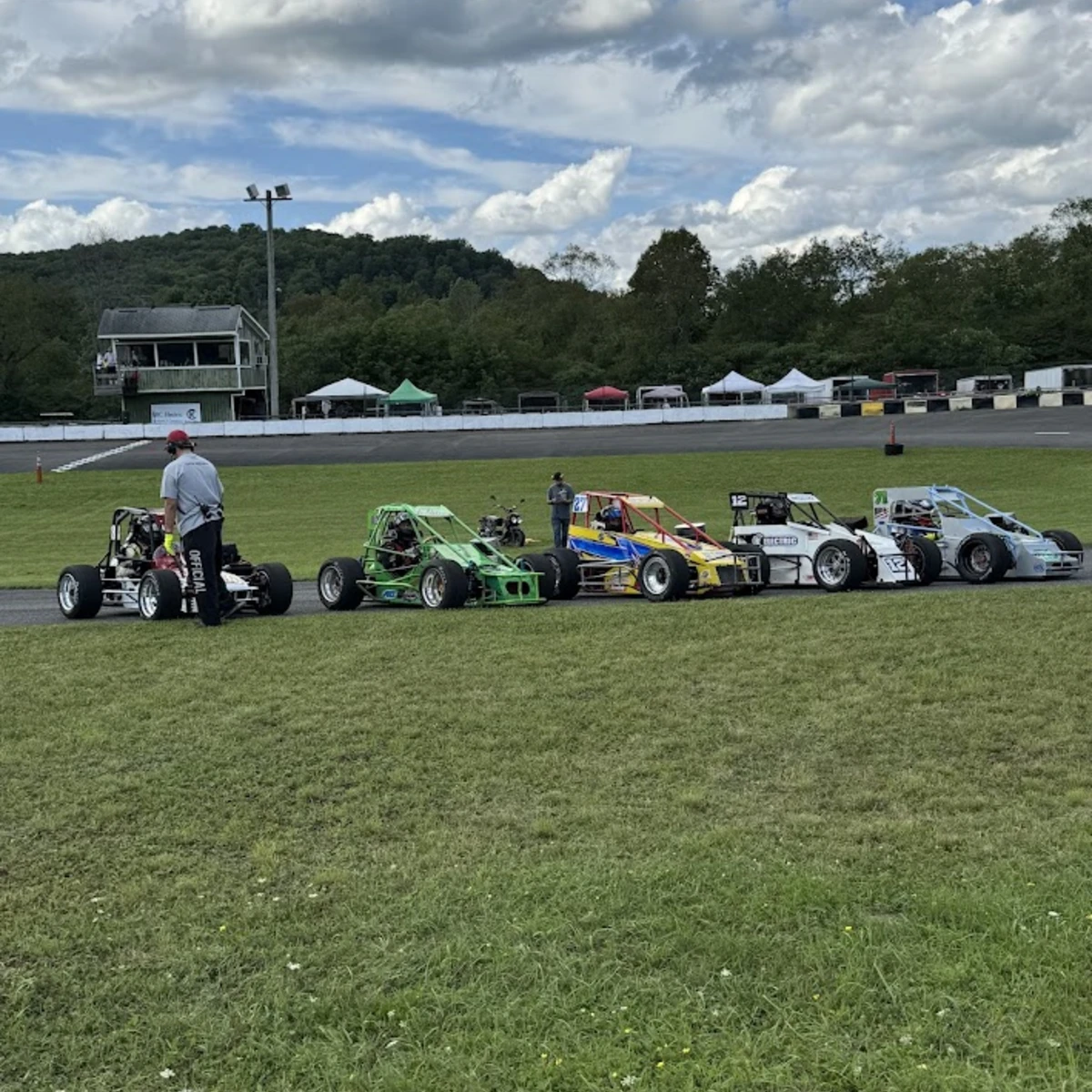 TQ Midgets lined up at Chapel Hill Raceway