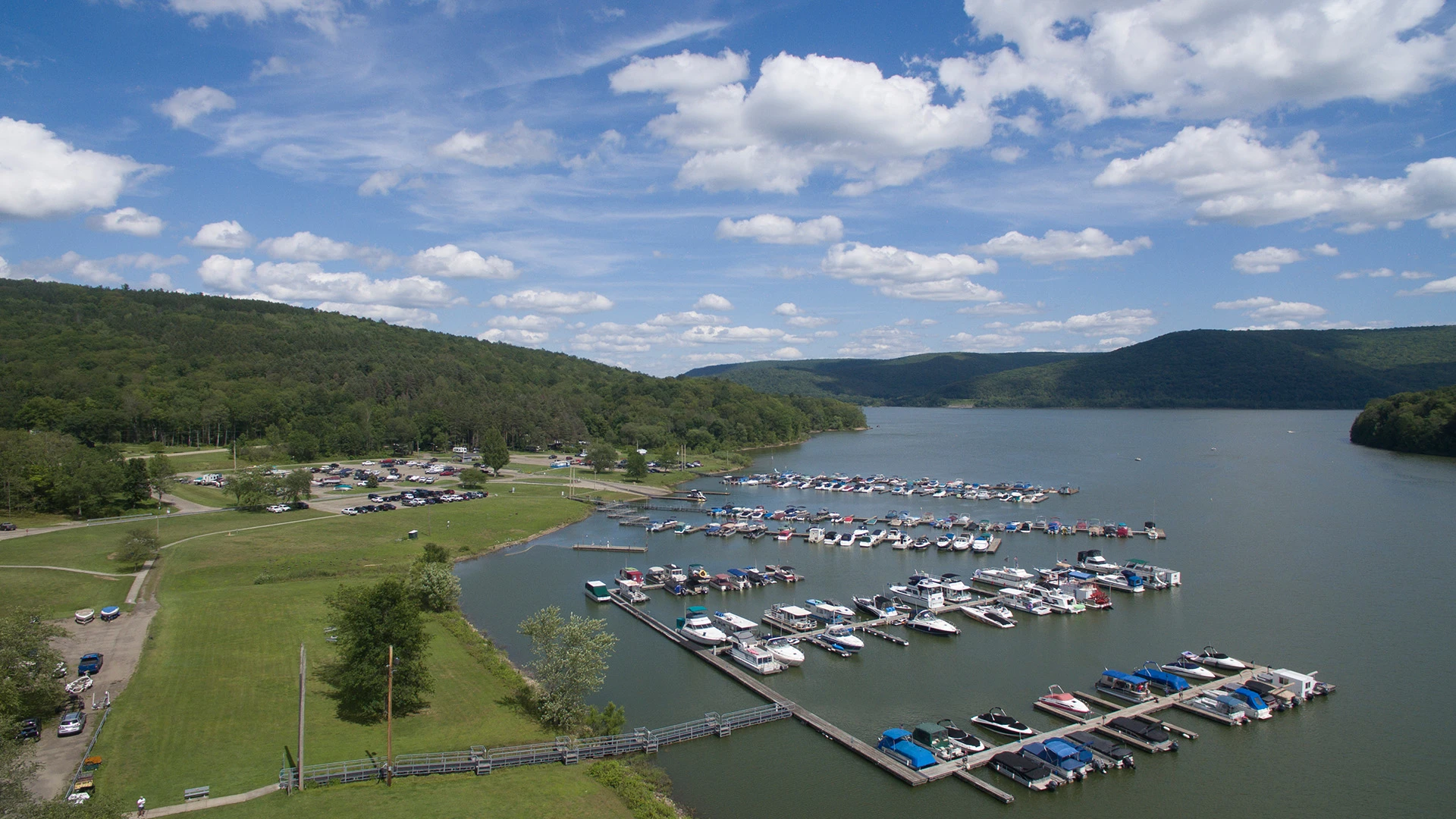 Aerial view of the marina at Onoville Marina Park