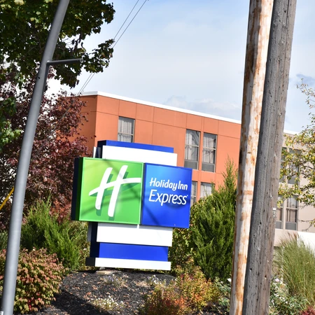Holiday Inn Express sign in Olean NY