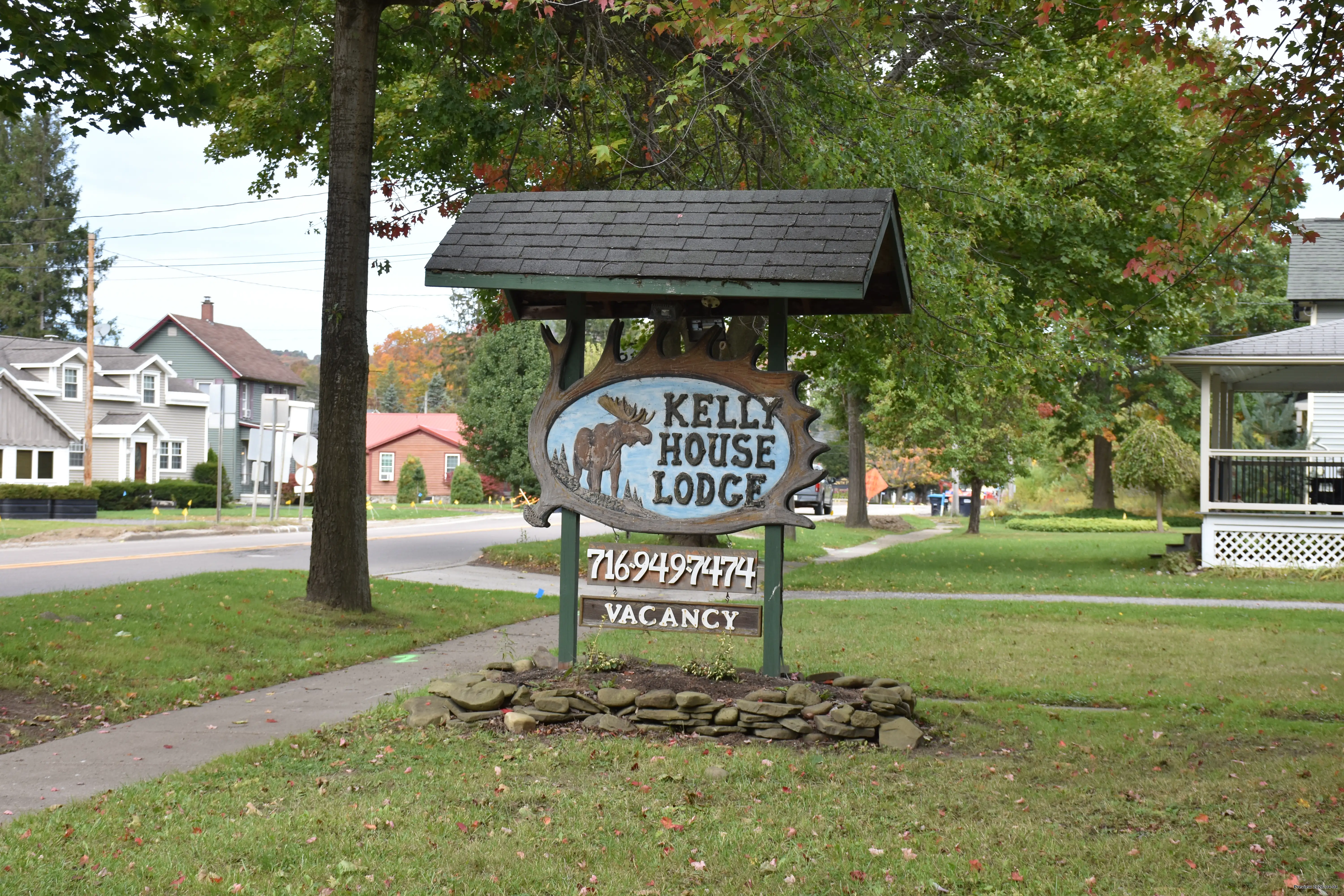 Kelly House Lodge Sign