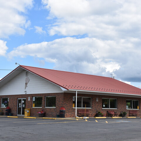 Outside view of R&M Restaurant