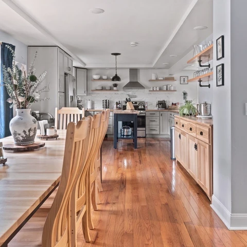 Inside Sugartown Shanty