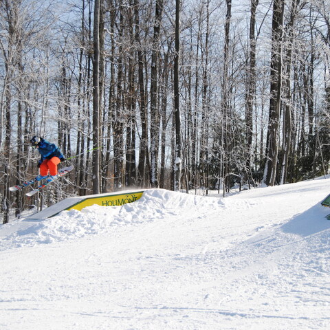 Skiing at HoliMont